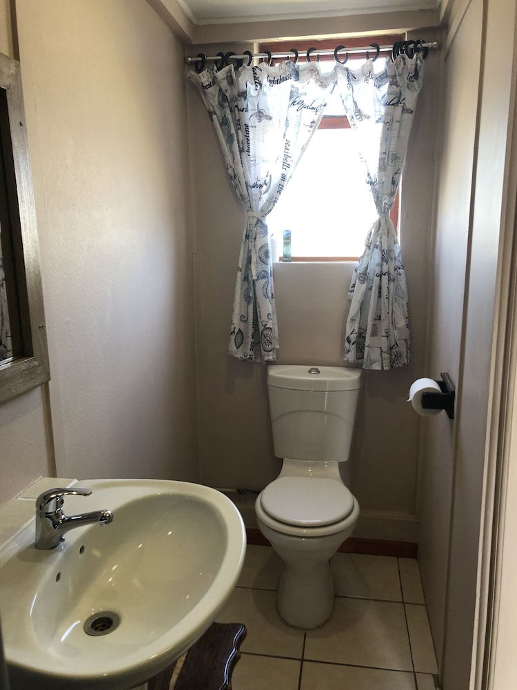 R43 en suite twin beds photo 2