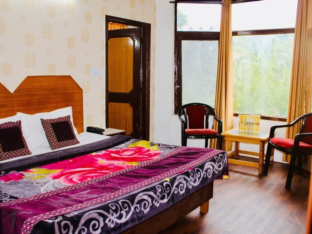 Family Quadruple Room, Valley View