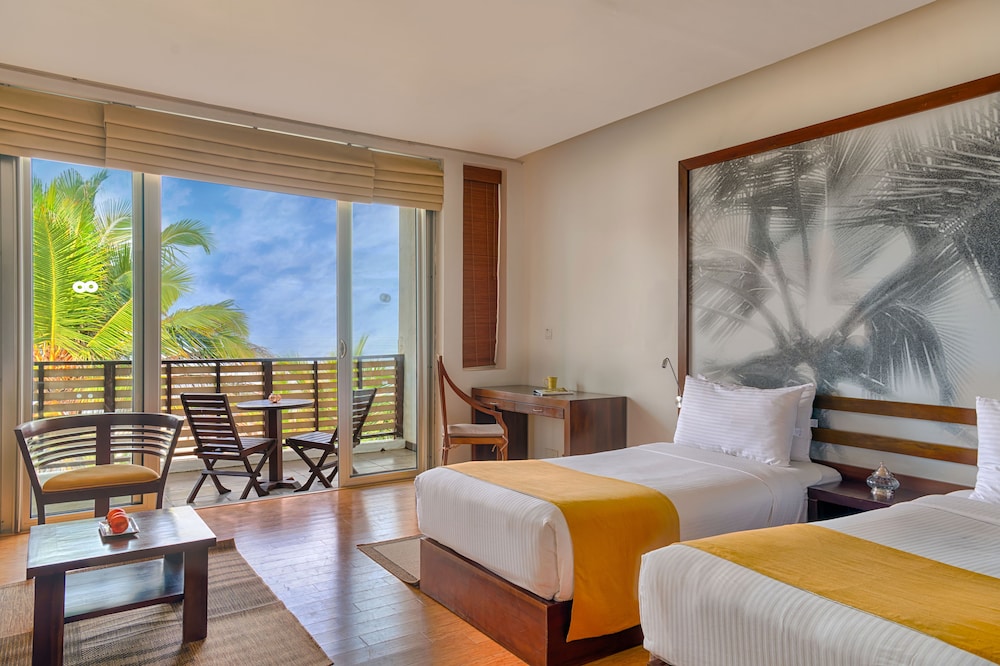 Deluxe Twin Room with Sea View photo 1