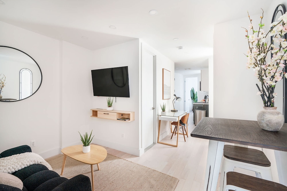 Apartment photo 1