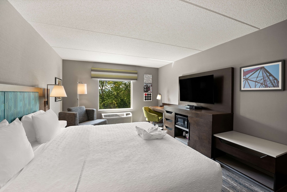 Standard room with king bed