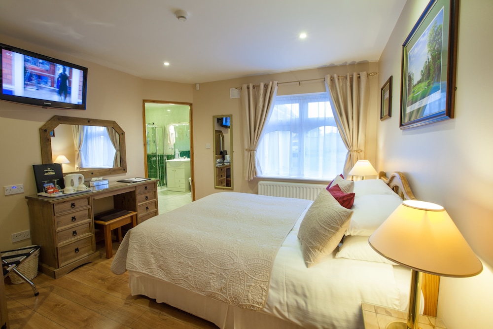 Deluxe Double Room Ensuite with Bath Garden View (Room 1) photo 2