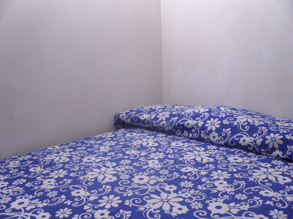 Single Room, 1 Large Twin Bed, Private Bathroom