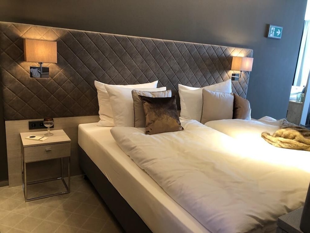 Deluxe Suite, 1 King Bed with Sofa bed, Non Smoking photo 1