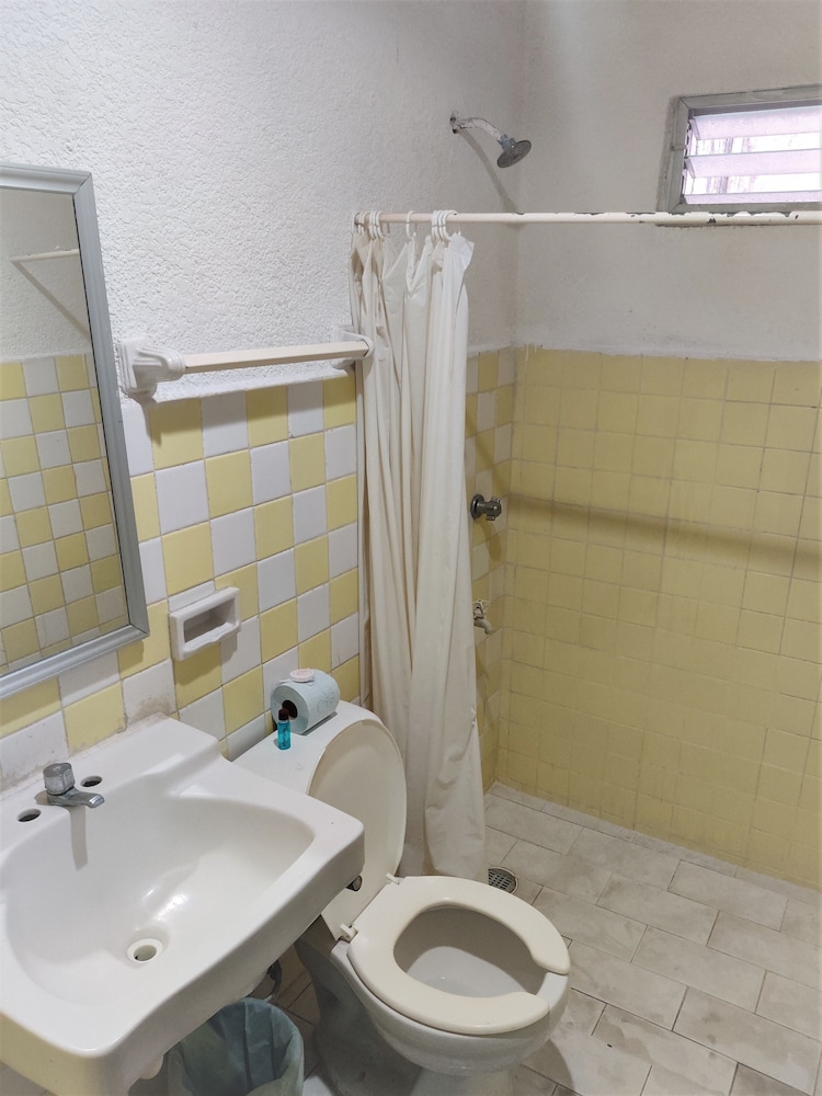 Standard Room - Photo 4
