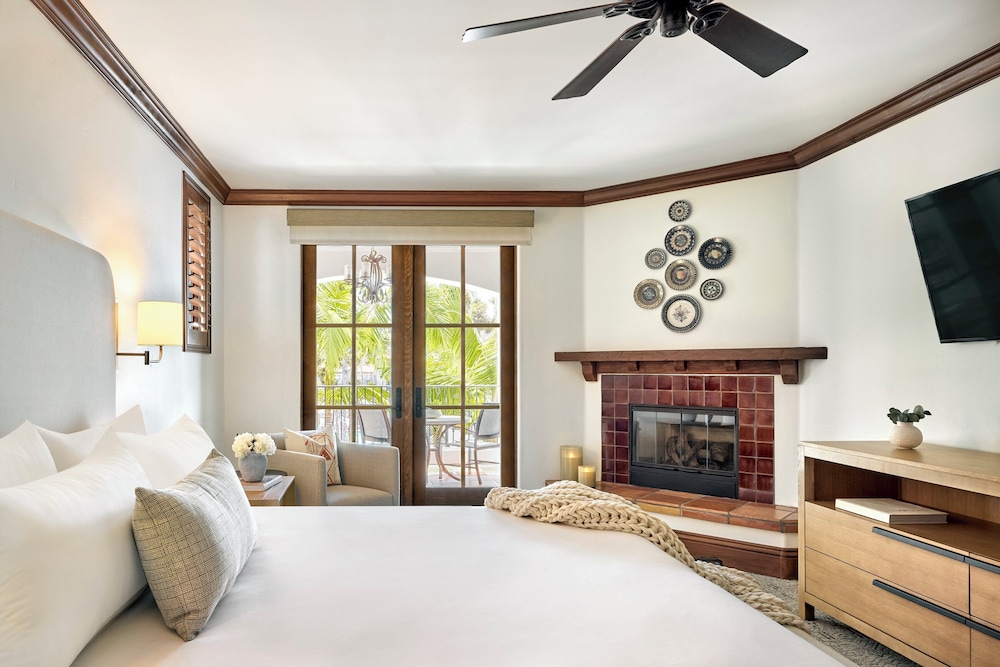 Premier Villa, 1 King Bed - Photo 1