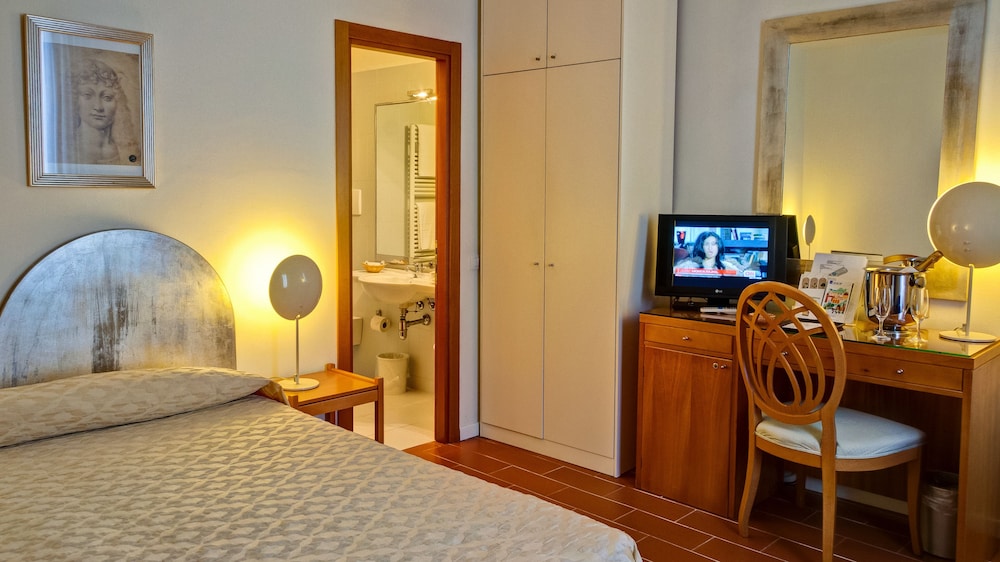 Classic Double Room photo 3