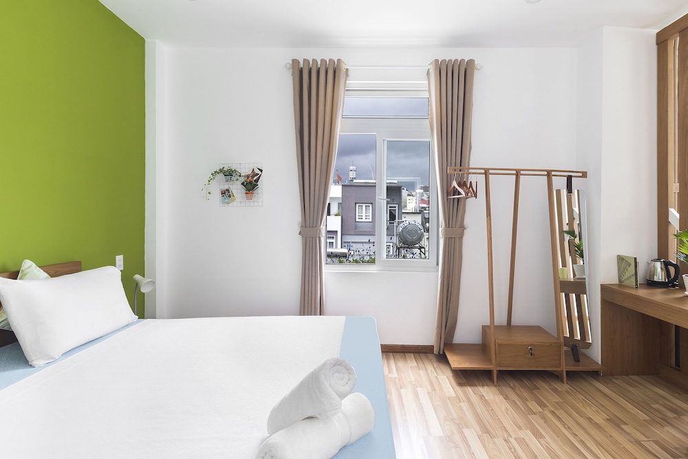 Premium Room, 1 King Bed with Sofa bed, Non Smoking, City View photo 2