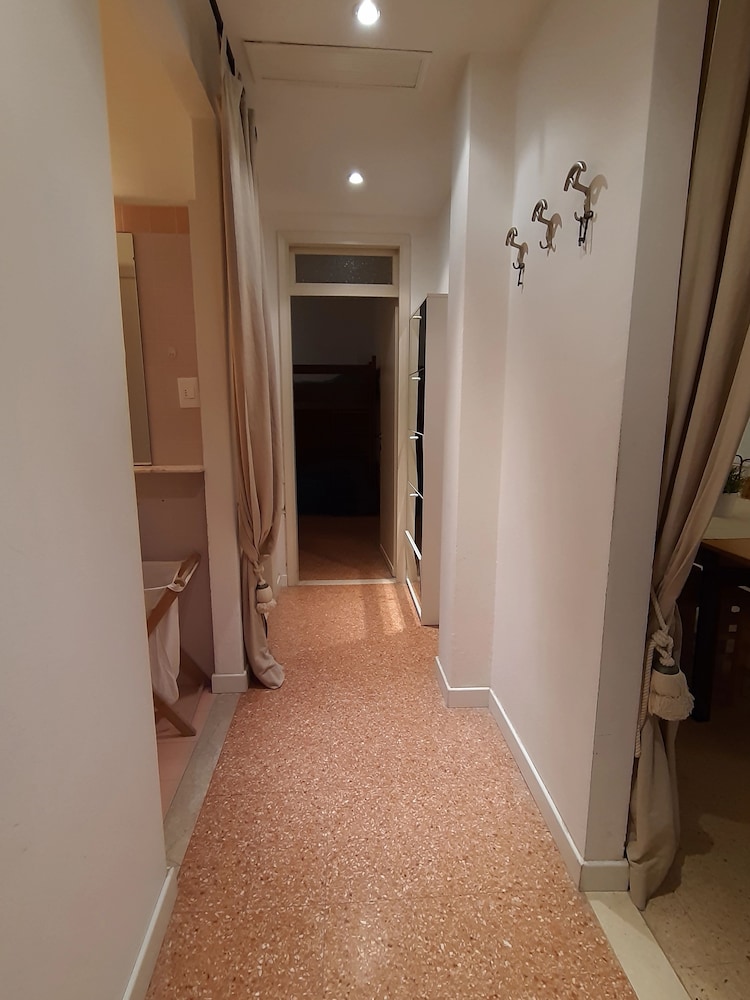 Family Apartment, 3 Bedrooms, Sea View, Beachside photo 2