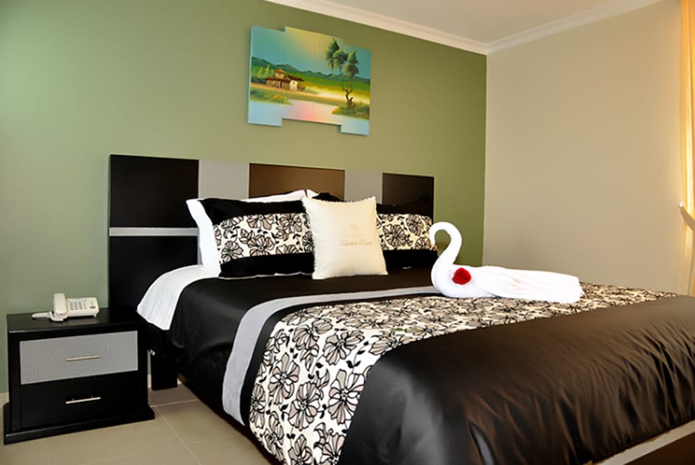 Double Room, 1 Queen Bed photo 2