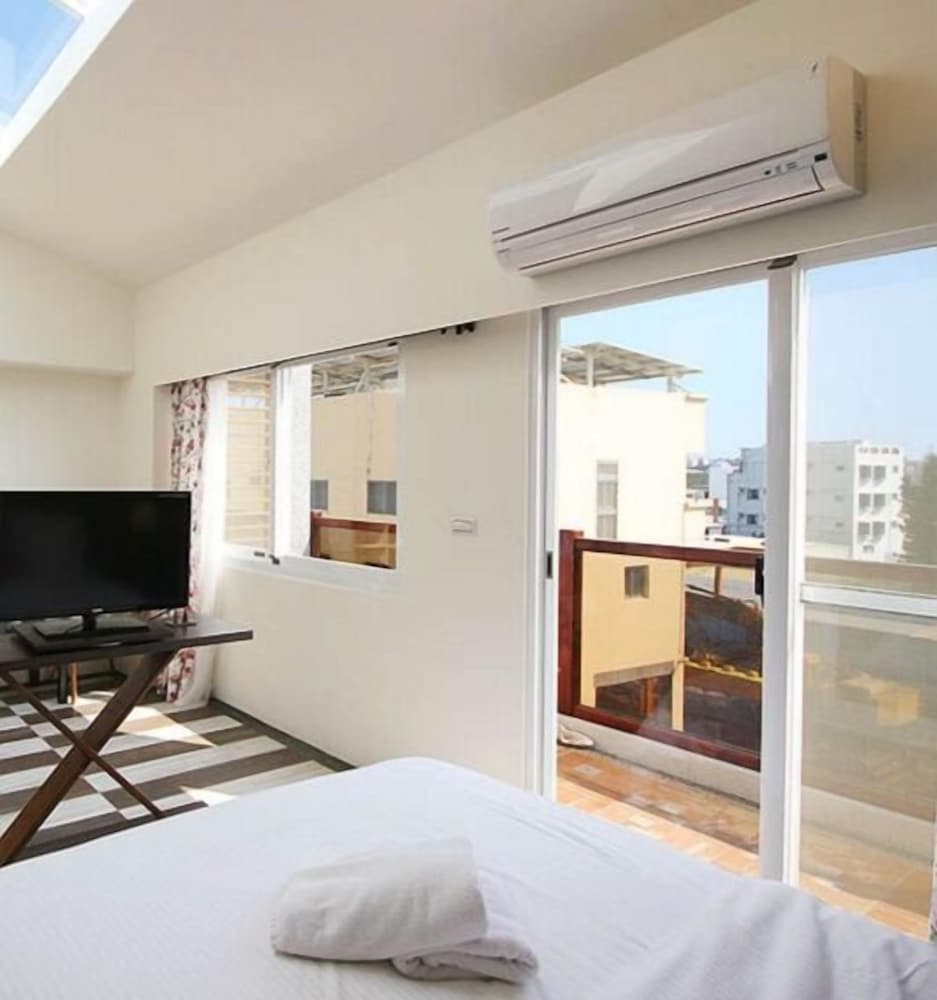 Signature Double Room, 1 Queen Bed photo 2