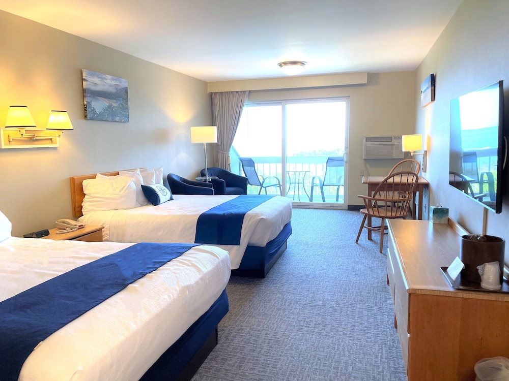 Superior Room, 2 Queen Beds, Balcony, Ocean View (3rd Floor NON-PET) photo 2