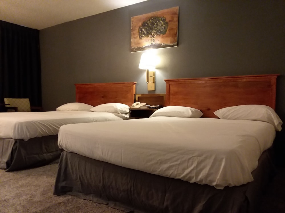 Room, 2 Queen Beds, Non Smoking - Photo 2