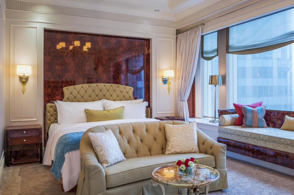 King Room with One King Bed (Non Smoking)
