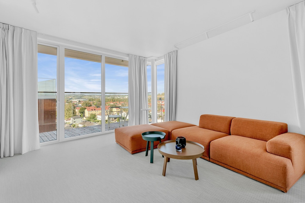 Deluxe apartment with balcony - Photo 1