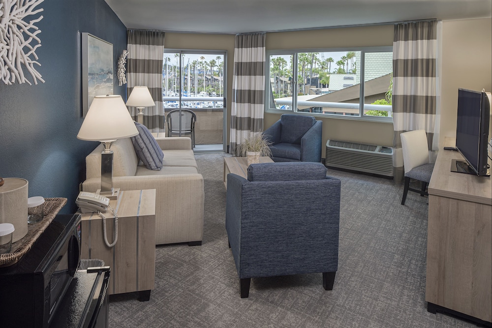Suite, 1 King Bed with Sofa bed, Refrigerator & Microwave, Bay View photo 1