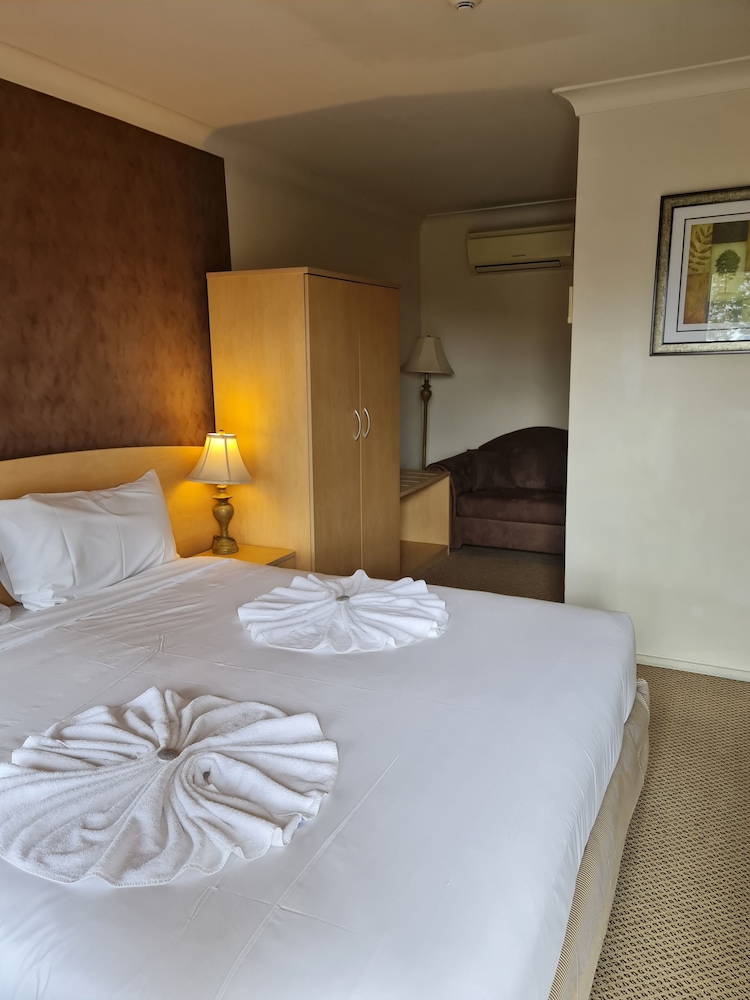 2 x Single Beds photo 2