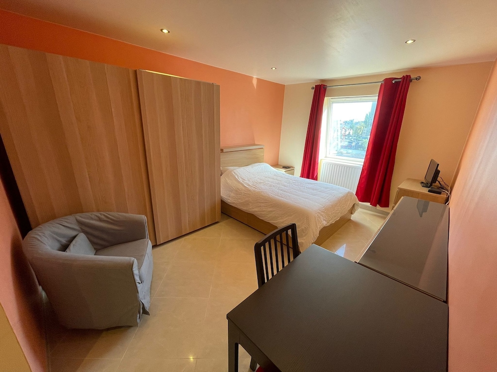 Royal Studio Suite, 1 Double Bed, Kitchen
