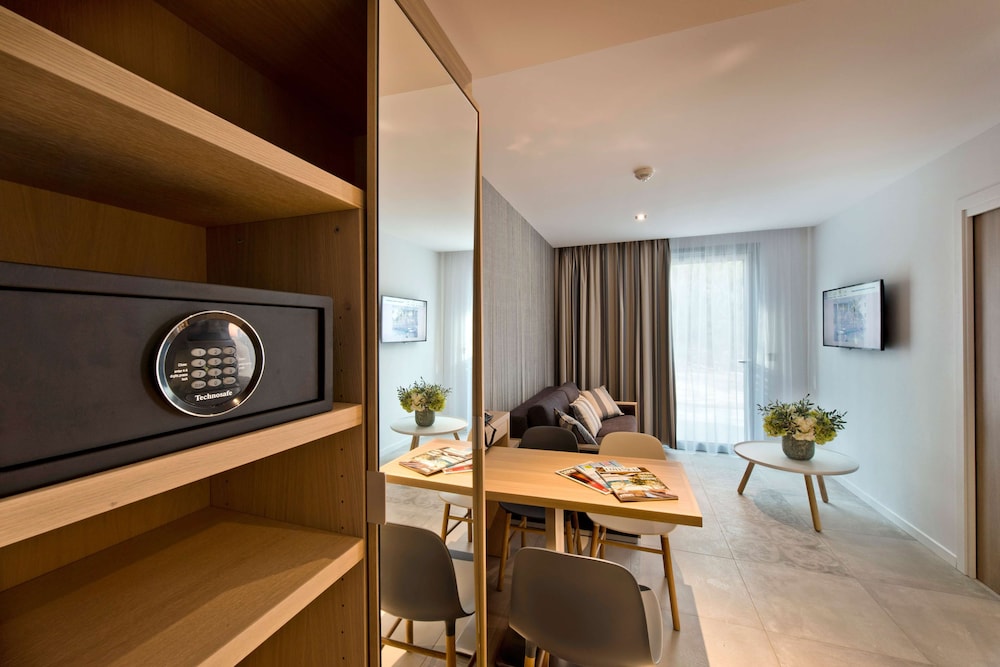 Junior Suite, Multiple Beds, Terrace - Photo 5