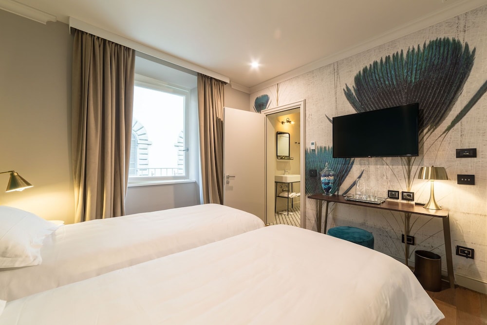 Classic Twin Room - Photo 2
