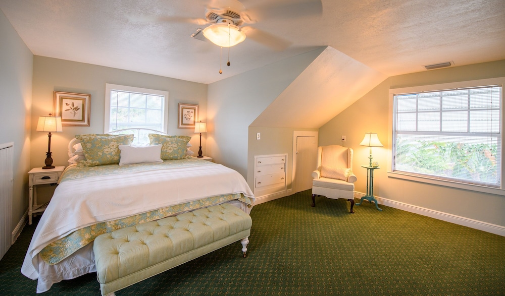Enchanted Cottage, 2 Bedrooms, 2 Bathrooms