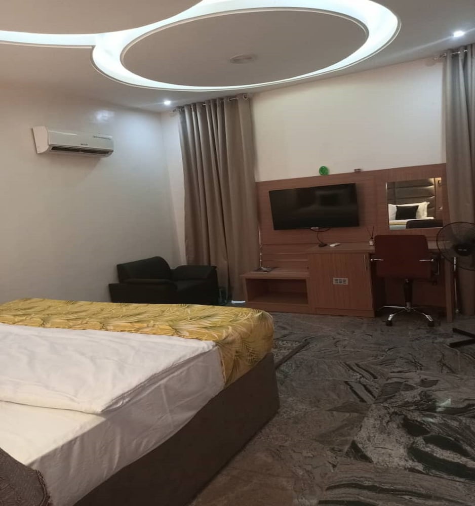 Deluxe Room - Photo 4
