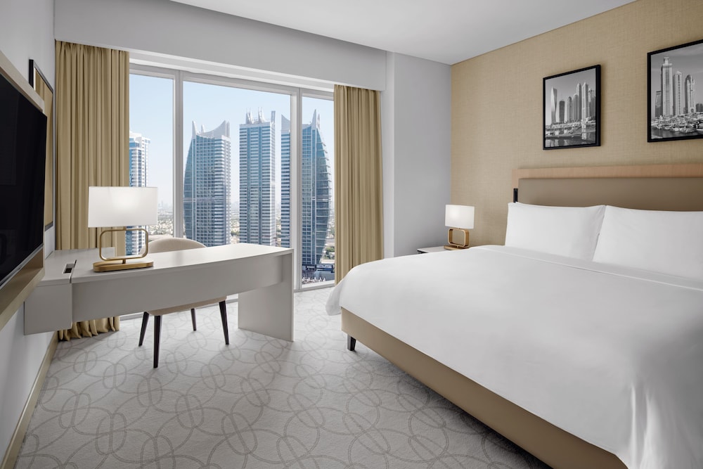 Club Suite, 1 King Bed with Sofa bed, Tower (City View) - Photo 4
