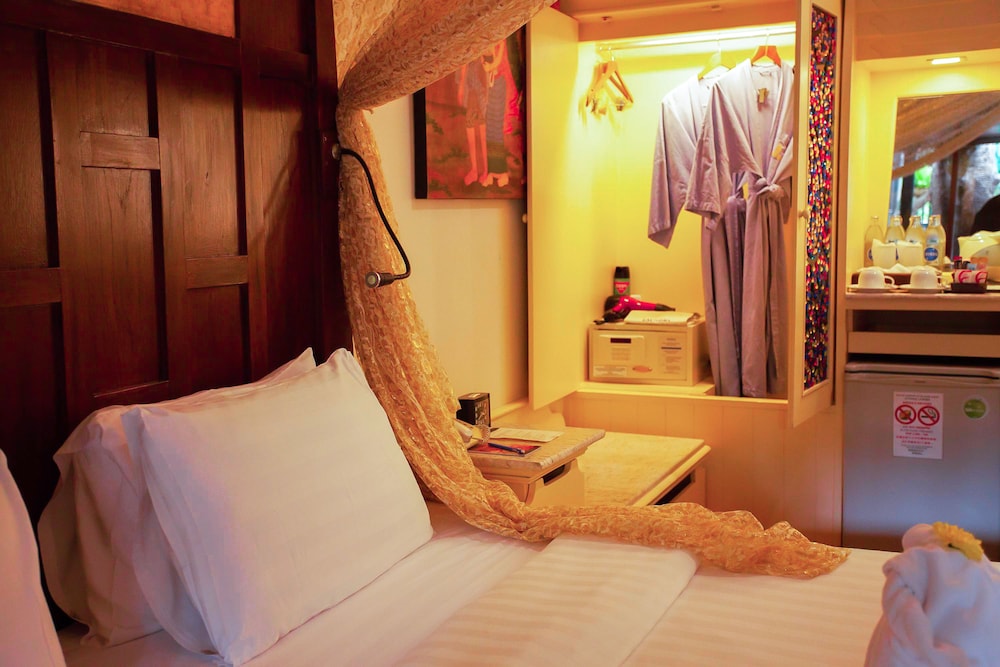 Deluxe Room, 1 Bedroom, Garden Area - Photo 14