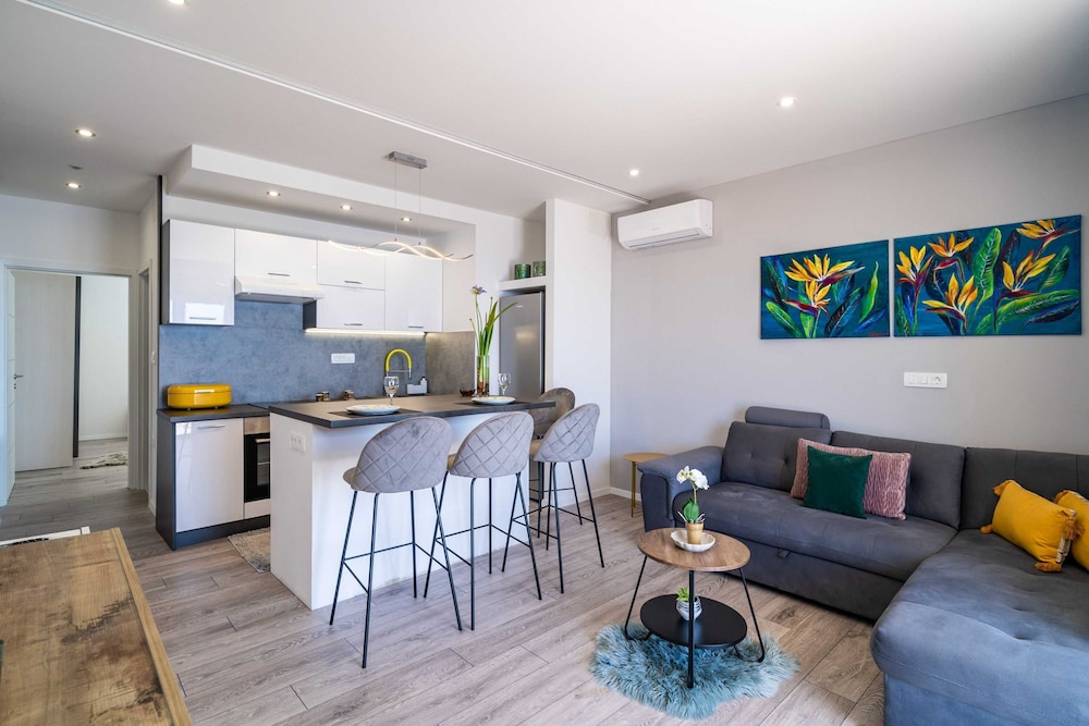Superior Apartment, 1 Bedroom, Balcony, Sea View photo 3