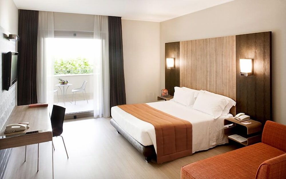 Deluxe Room - Photo 1
