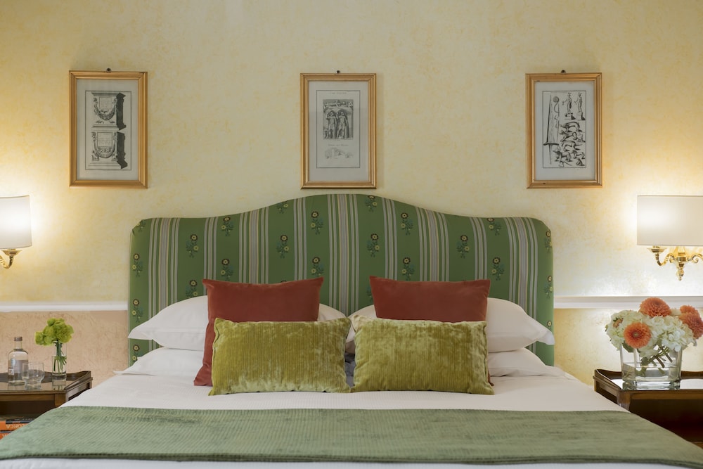 Classic Double or Twin Room - Photo 7