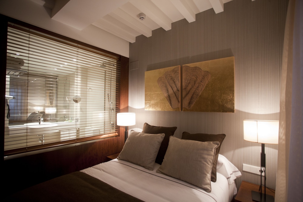 Standard Double Room, 2 Twin Beds - Photo 2