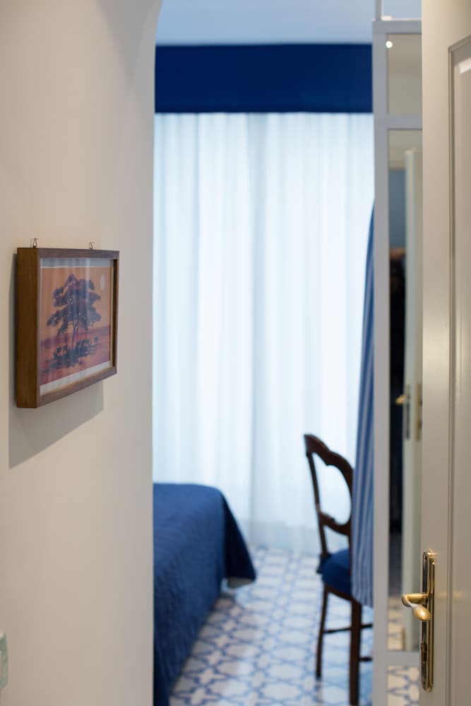 Standard Double or Twin Room - Photo 2