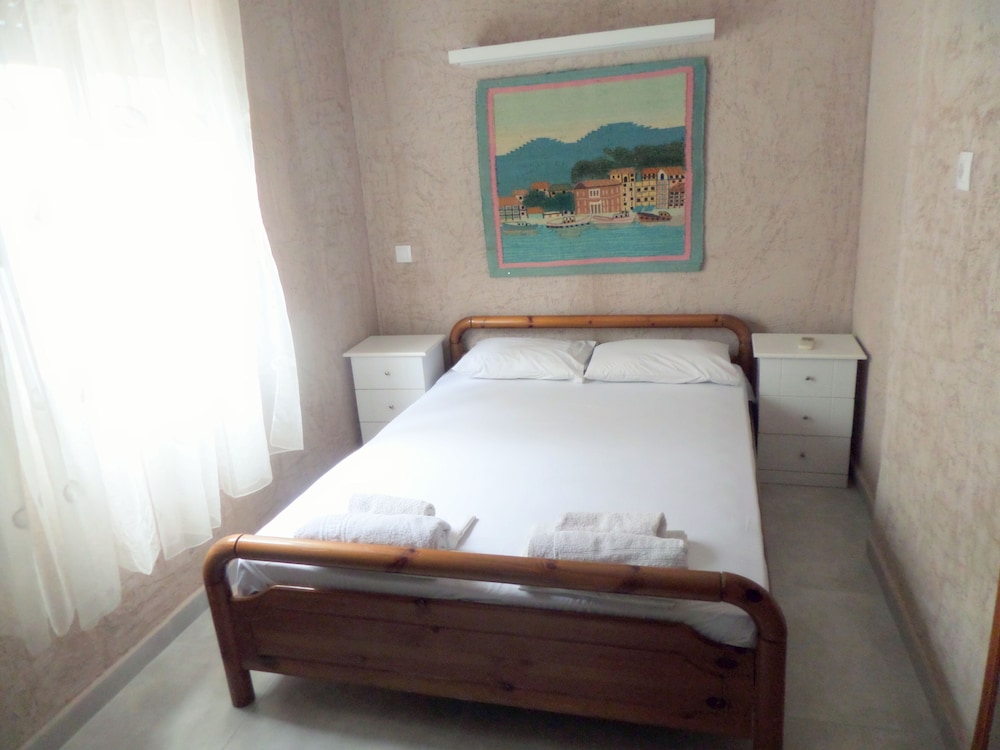Family Apartment, 2 Bedrooms, Partial Sea View