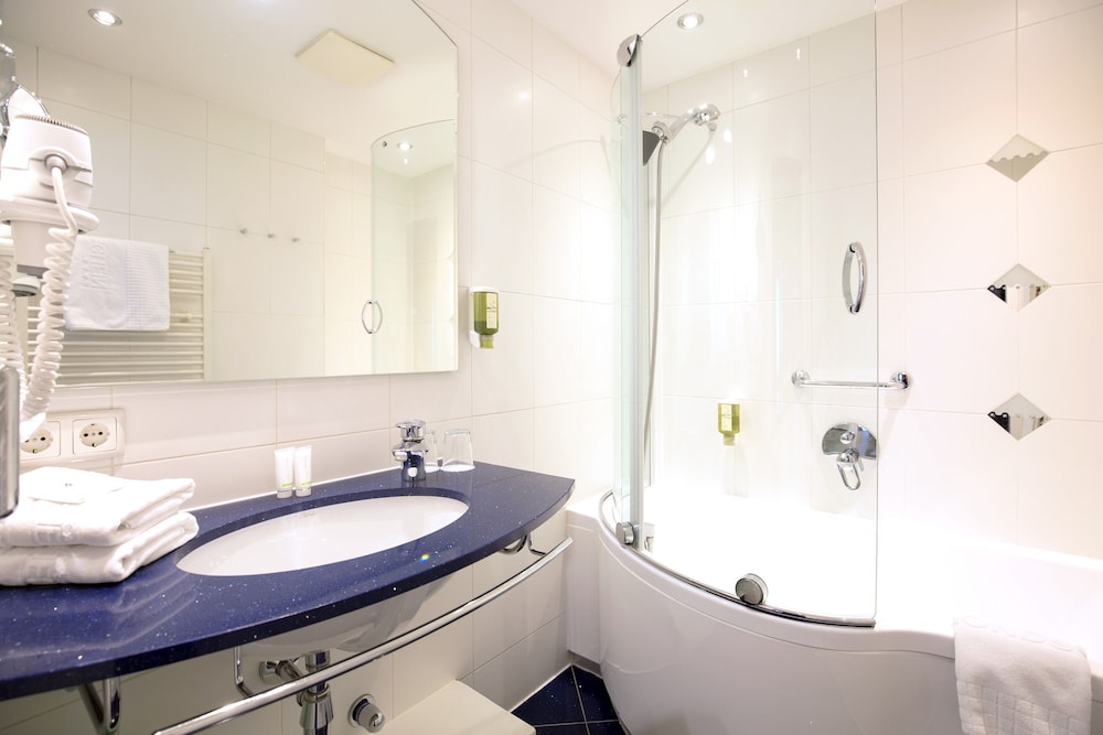 Double Room, River View - Photo 6