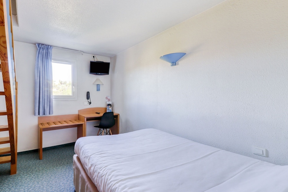 Standard Triple Room photo 3