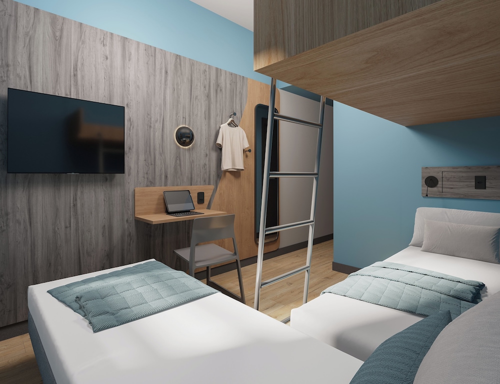 Standard Room, 3 Twin Beds photo 1