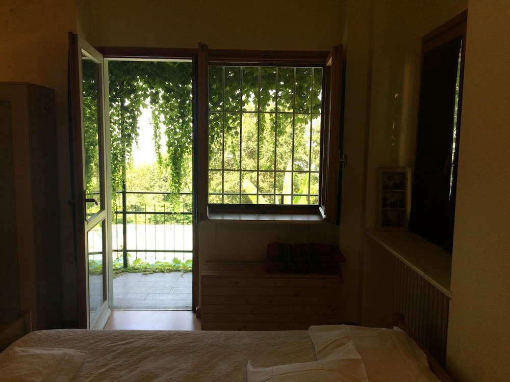 Twin Room, Pool View photo 1