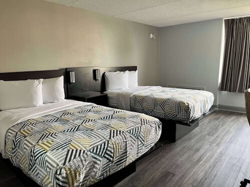 Standard Room, 2 Double Beds, Non Smoking - Photo 3