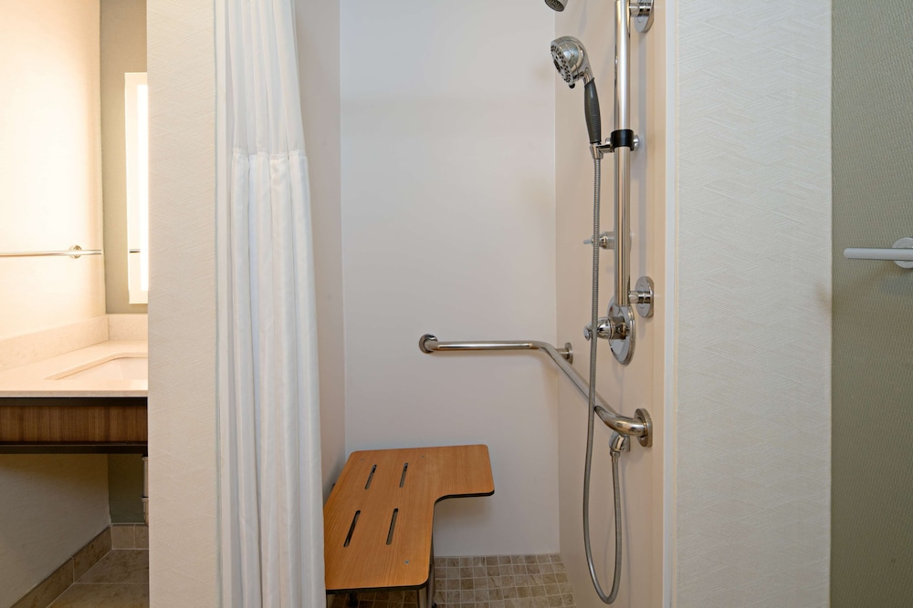 Room, 2 Double Beds, Accessible photo 2
