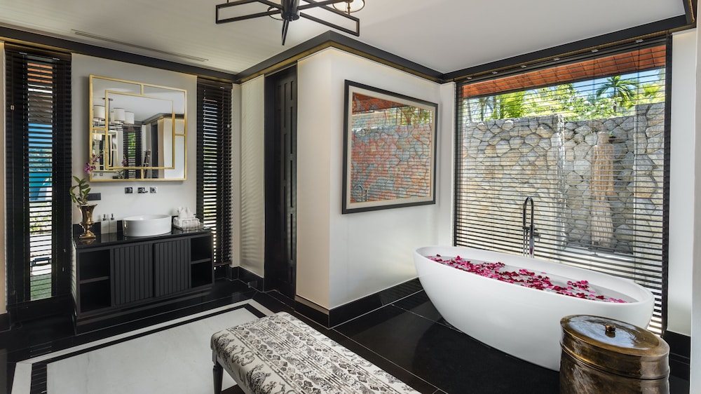 Luxury Villa, Multiple Bedrooms, Non Smoking, Ocean View photo 3