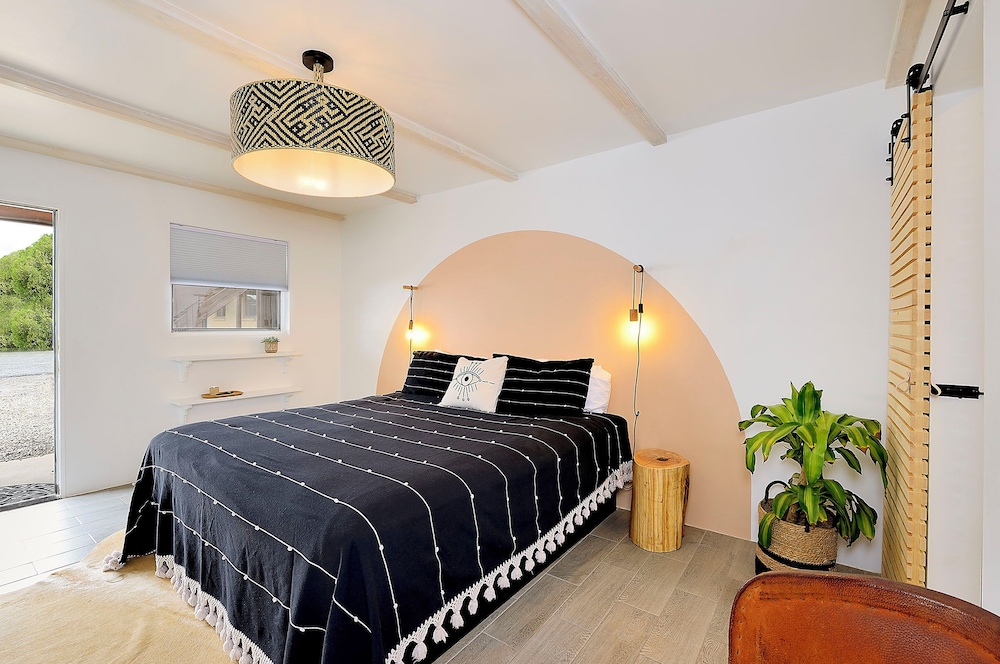 Design Room, 1 King Bed photo 1