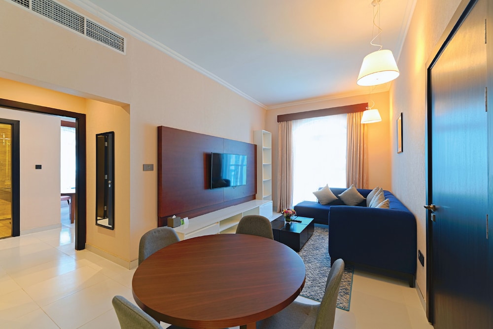 Executive Suite - Photo 3