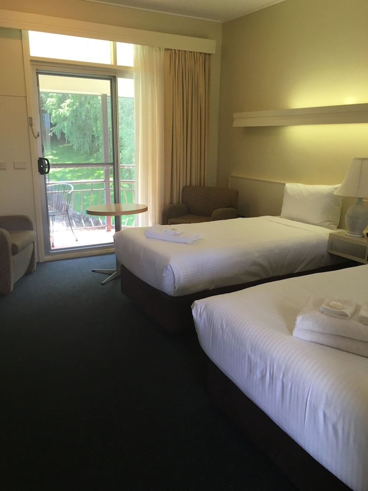 Poolside Room photo 1