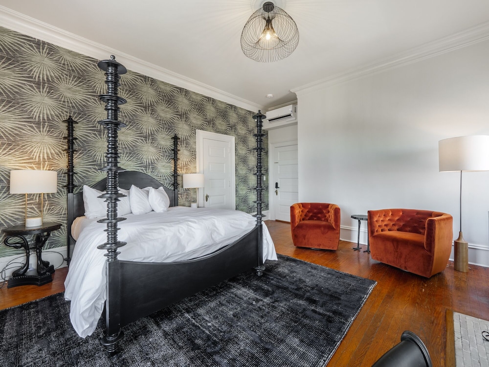 Luxury Room, 1 Queen Bed