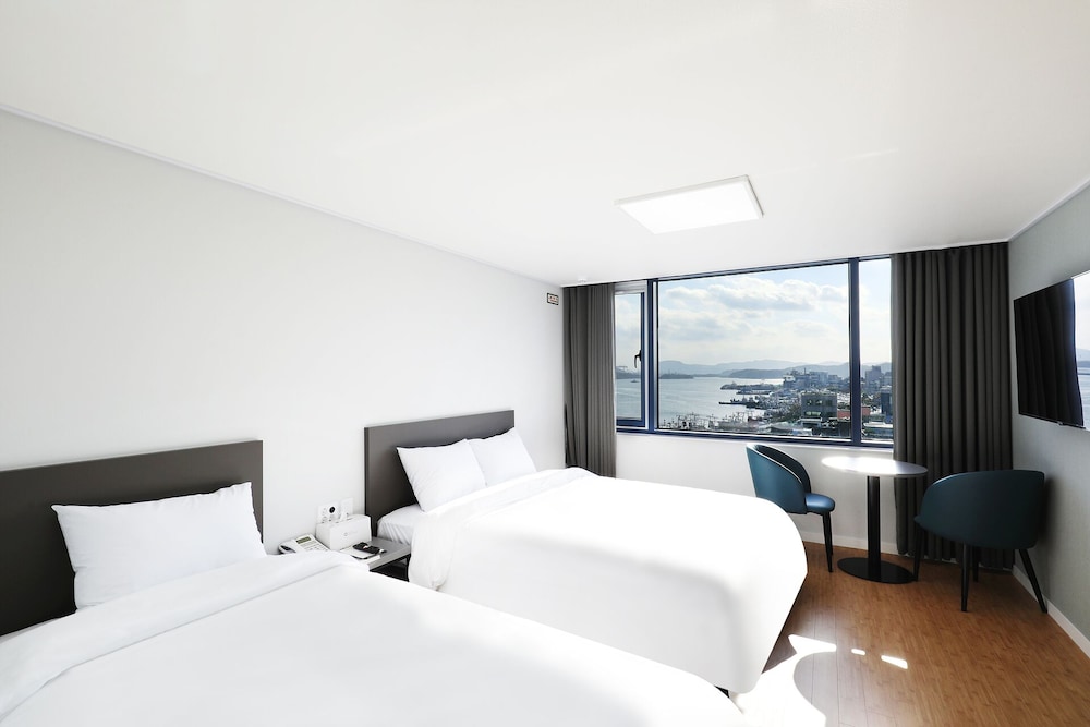Superior Twin Room, Ocean View - Photo 2