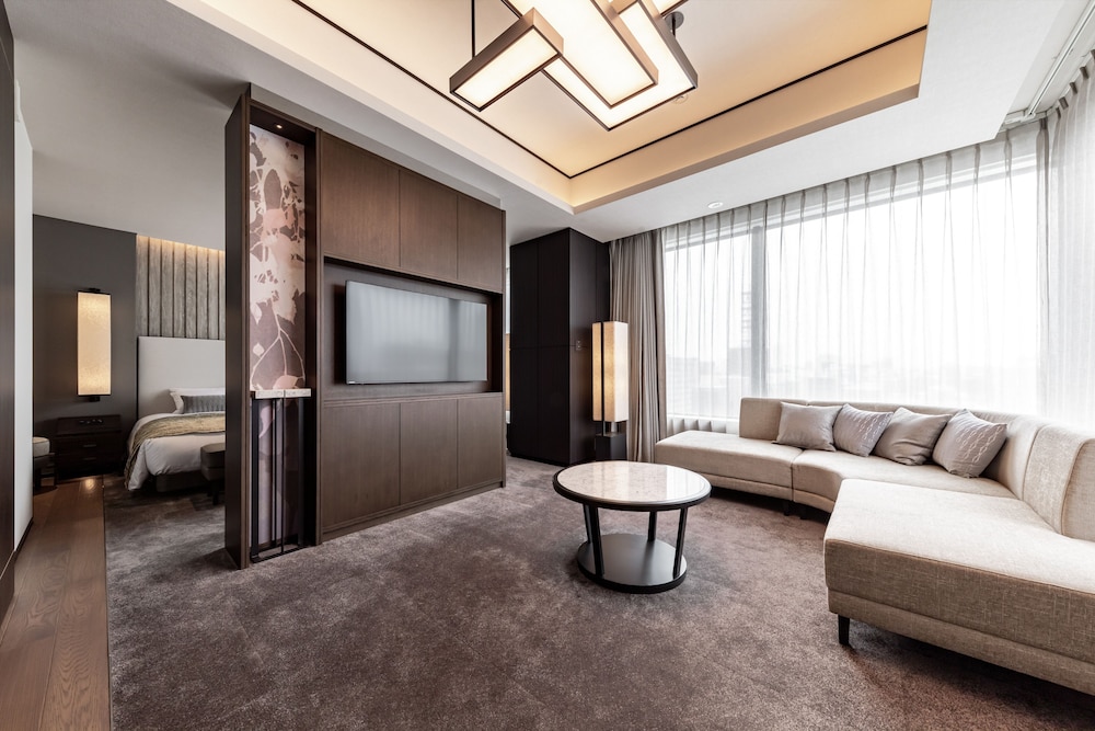 Premium Twin Room - Photo 2
