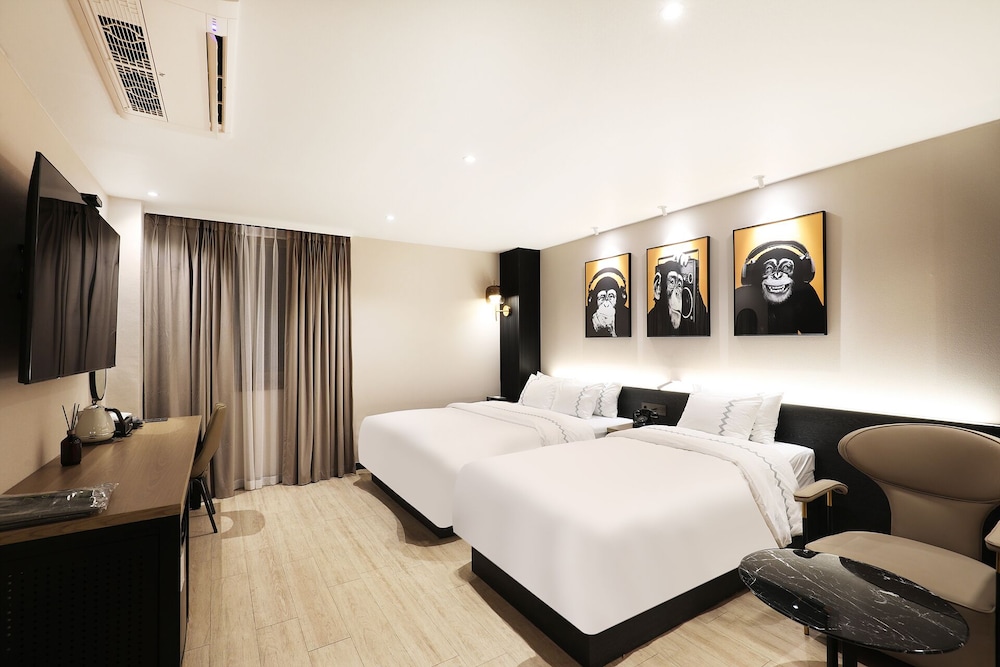 Deluxe Twin Room, City View