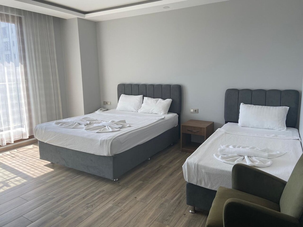 Standard Triple Room - Photo 8
