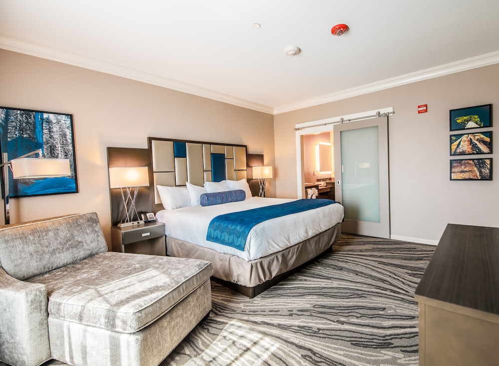 Deluxe Room, 2 Queen Beds photo 1